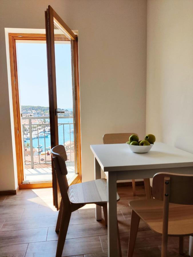 Brand New Apt W Balcony & Perfect Seaview At Center Hvar Town Exterior foto