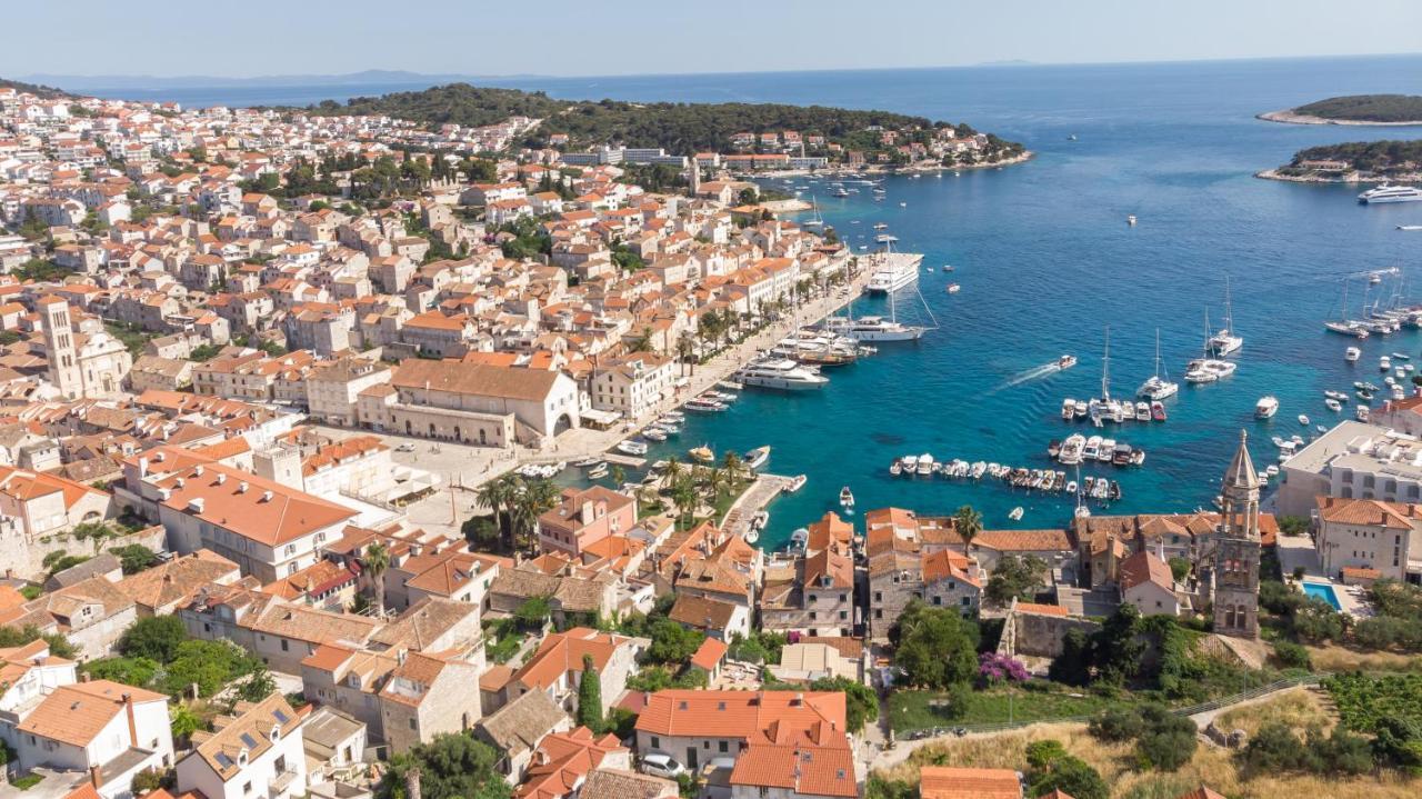 Brand New Apt W Balcony & Perfect Seaview At Center Hvar Town Exterior foto